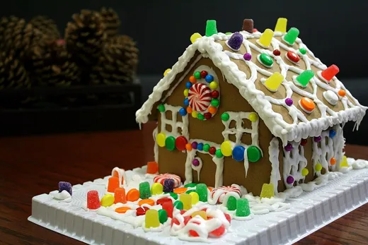 The photo the gingerbread house was built from