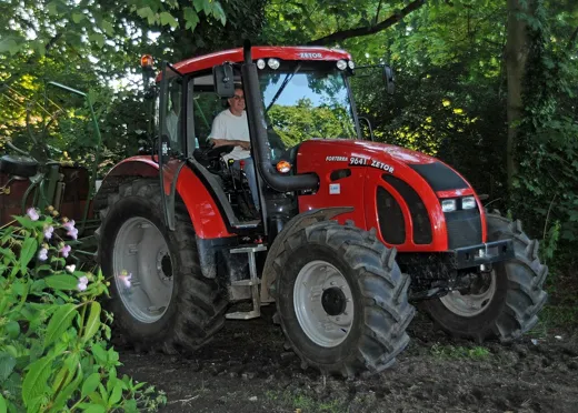 The photo the farm tractor was built from